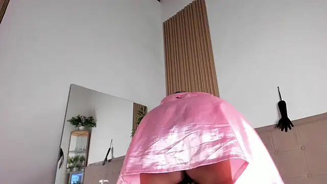 Natasha  Sccott online show from 03-11-25, 01:37