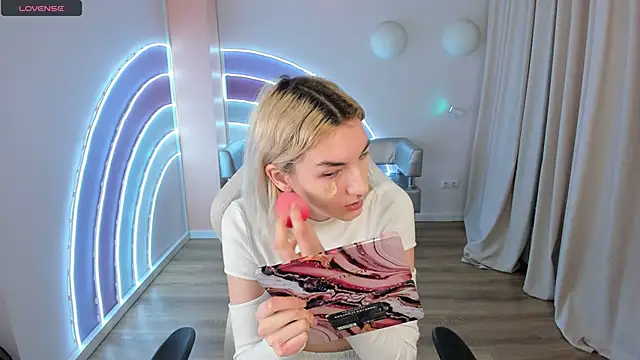 Snapshot of Mia_Cheers chatting on 02-22-25, 01:46 Mia Cheers online show from 02-22-25, 01:46