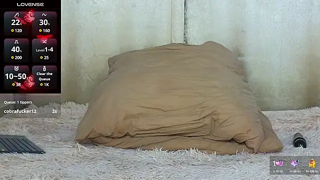 Molliblum online show from 03-15-25, 05:15