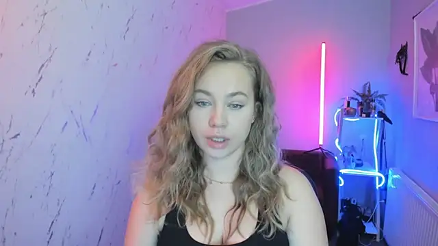 holly xglam online show from 10-23-25, 06:17