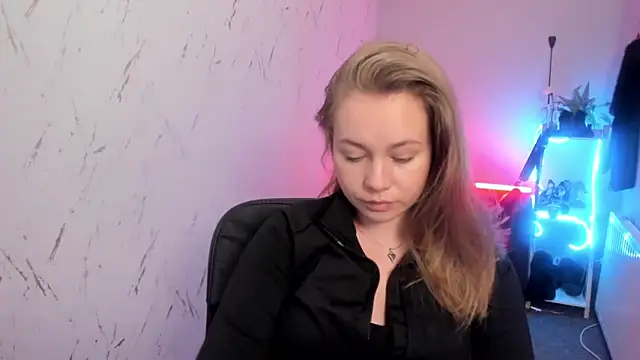 holly xglam online show from 03-23-26, 08:35