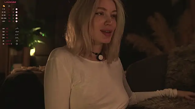 LinaKinky online show from 12-15-24, 12:06