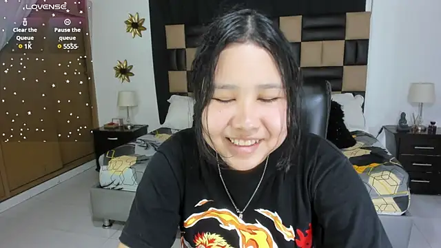 Snapshot of BonnyDelux chatting on 02-01-25, 04:33 BonnyDelux online show from 02-01-25, 04:33