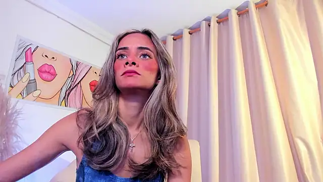 Snapshot of SkiinnyAna chatting on 02-13-26, 07:32 SkiinnyAna online show from 02-13-26, 07:32