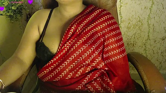 Snapshot of Prita07 chatting on 06-11-26, 01:27 Prita07 online show from 06-11-26, 01:27