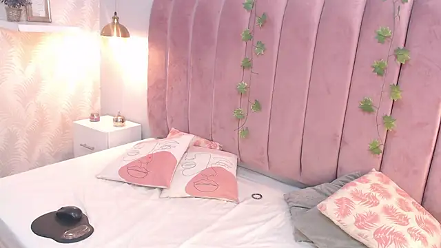 LeenaBrown online show from 02-21-25, 07:10