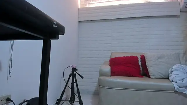 Lissalittlee online show from 01-29-25, 01:48