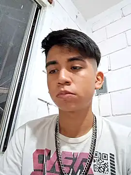 Snapshot of ElGiyuu25 chatting on 01-06-26, 08:29 ElGiyuu25 online show from 01-06-26, 08:29