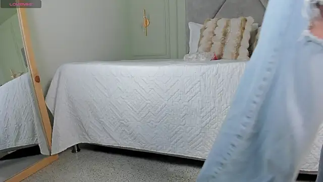  Miss Kimm online show from 10-16-25, 12:06