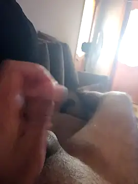 Snapshot of desi_black_cock chatting on 09-12-25, 01:00 desi black cock online show from 09-12-25, 01:00