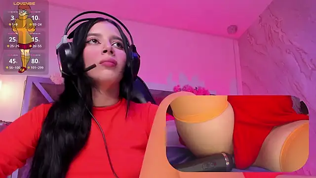 Snapshot of SweetieCloe_ chatting on 11-12-25, 09:03 SweetieCloe online show from 11-12-25, 09:03