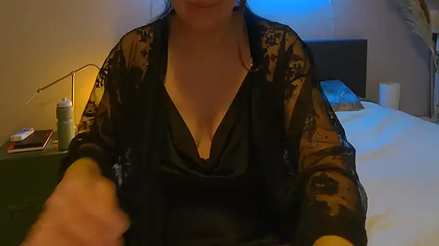 Ella Next Door online show from 02-05-25, 10:12