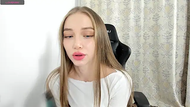 Snapshot of Sweet-bb chatting on 01-29-25, 07:43 Sweet-bb online show from 01-29-25, 07:43