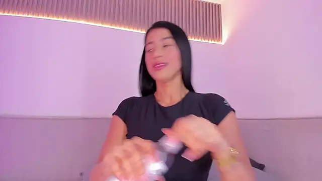 Snapshot of jasminehill_ chatting on 12-22-25, 12:24 jasminehill online show from 12-22-25, 12:24