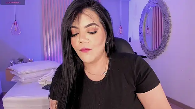 Snapshot of Harmonybabe_ chatting on 03-14-25, 08:06 Harmonybabe online show from 03-14-25, 08:06