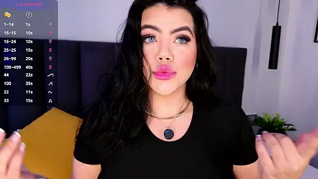 Snapshot of Harmonybabe_ chatting on 09-19-25, 11:33 Harmonybabe online show from 09-19-25, 11:33