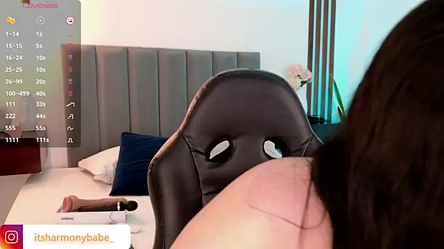 Snapshot of Harmonybabe_ chatting on 06-11-26, 02:53 Harmonybabe online show from 06-11-26, 02:53
