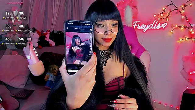 Snapshot of Miss_freydis chatting on 05-05-26, 05:37 Miss freydis online show from 05-05-26, 05:37