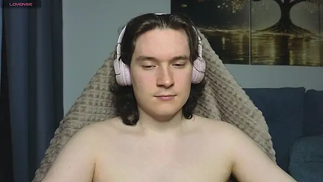 Snapshot of MoreRealAlex chatting on 07-26-26, 02:31 MoreRealAlex online show from 07-26-26, 02:31
