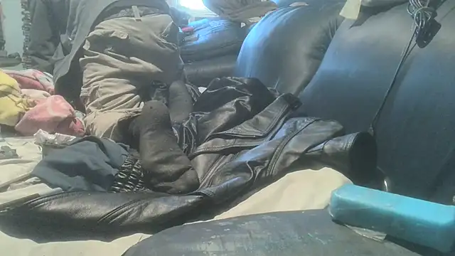 robeaulieu02 online show from 10-26-25, 09:53