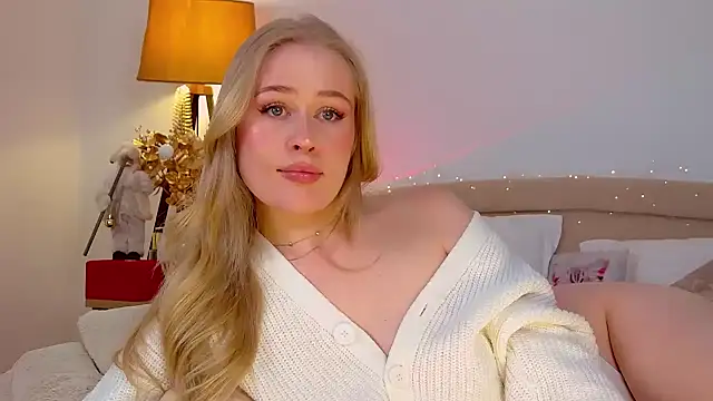 Snapshot of JuliaJaee chatting on 01-01-25, 08:37 JuliaJaee online show from 01-01-25, 08:37