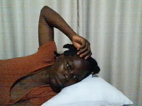 Snapshot of ara_bella chatting on 11-05-25, 04:07 ara bella online show from 11-05-25, 04:07