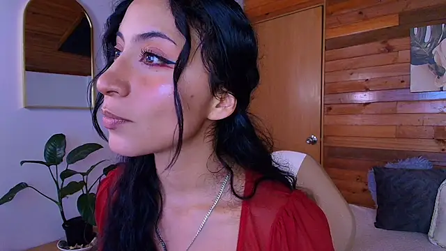 Snapshot of amber_curly chatting on 04-29-26, 09:32 amber curly online show from 04-29-26, 09:32