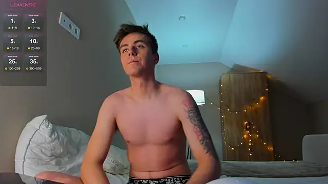 Snapshot of TaisonBrownX chatting on 12-17-24, 04:12 TaisonBrownX online show from 12-17-24, 04:12