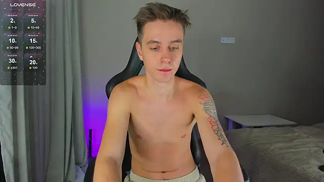 Snapshot of TaisonBrownX chatting on 02-13-25, 07:21 TaisonBrownX online show from 02-13-25, 07:21