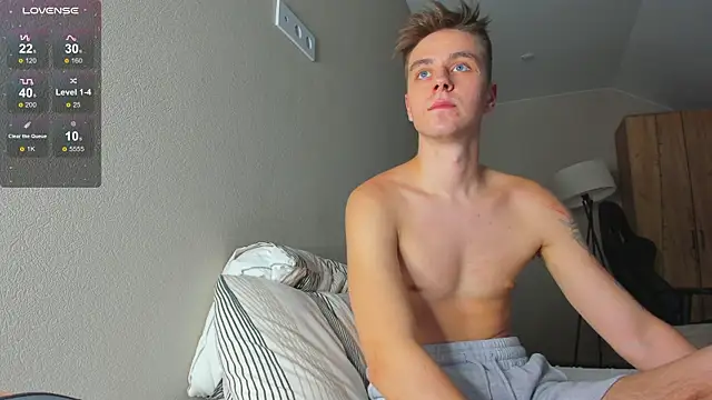 Snapshot of TaisonBrownX chatting on 02-15-25, 06:44 TaisonBrownX online show from 02-15-25, 06:44