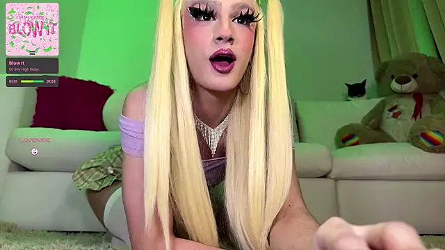 Snapshot of AlisonSharon chatting on 11-12-25, 02:34 AlisonSharon online show from 11-12-25, 02:34