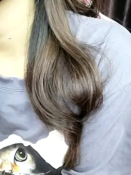 Snapshot of _Linez_ chatting on 12-22-24, 05:32  Linez  online show from 12-22-24, 05:32