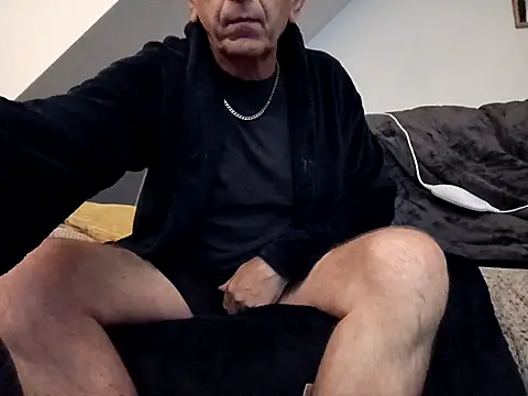 Snapshot of mr_english50 chatting on 09-27-25, 08:14 mr english50 online show from 09-27-25, 08:14