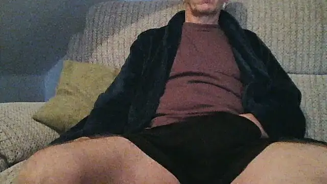 Snapshot of mr_english50 chatting on 10-19-25, 05:41 mr english50 online show from 10-19-25, 05:41