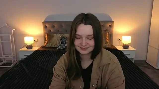 MagicPeachh  online show from 04-06-26, 05:52