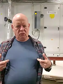 andrejoyfull64 online show from 02-11-25, 12:58