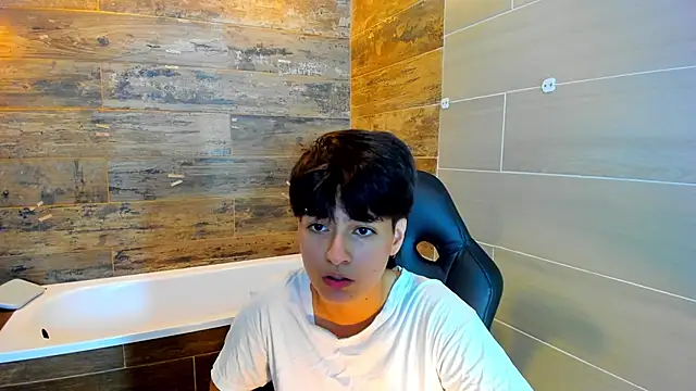 Snapshot of Bryce_Evans chatting on 02-27-25, 08:31 Bryce Evans online show from 02-27-25, 08:31