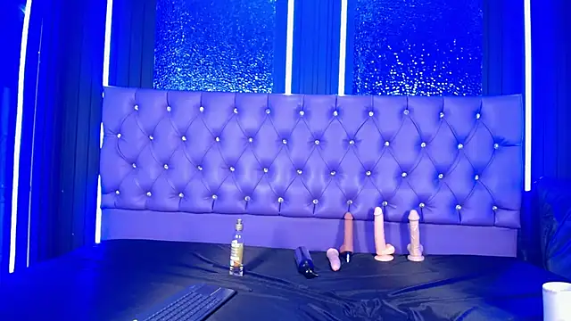 Malory Cortez online show from 11-19-25, 12:10