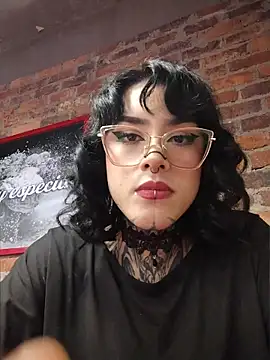 taaylor33 online show from 06-06-26, 07:29
