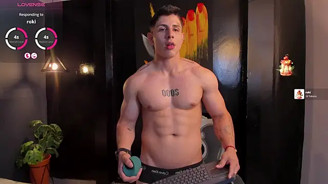 Snapshot of Johan_Williams_07 chatting on 01-07-26, 11:40 Johan Williams 07 online show from 01-07-26, 11:40