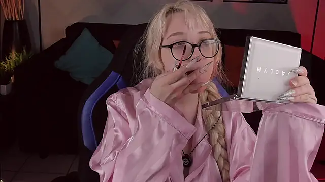 AmayaSakura online show from 12-13-24, 09:20