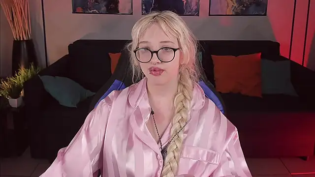 AmayaSakura online show from 12-14-24, 12:44