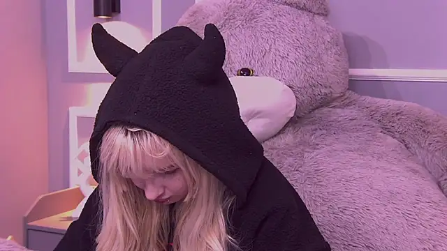 AmayaSakura online show from 01-03-25, 09:36