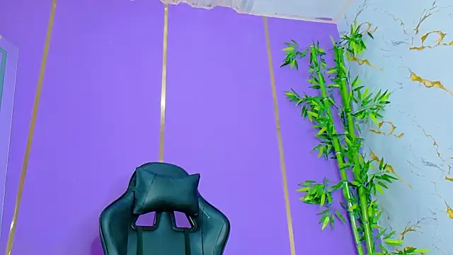 scarlet-jonesx online show from 10-04-25, 04:54