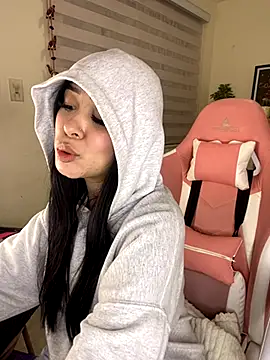 Snapshot of Starliee__ chatting on 11-15-25, 01:36 Starliee online show from 11-15-25, 01:36