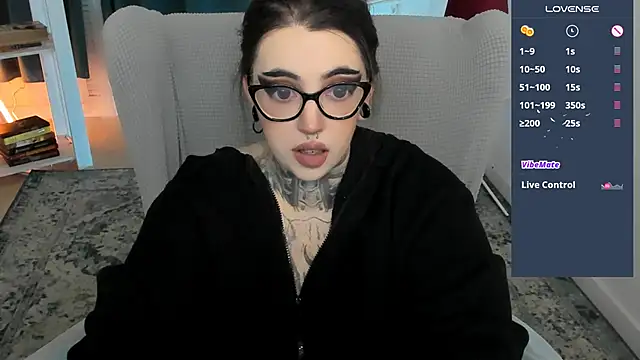 Snapshot of Dixi_Pixi_ chatting on 06-14-26, 05:31 Dixi Pixi online show from 06-14-26, 05:31