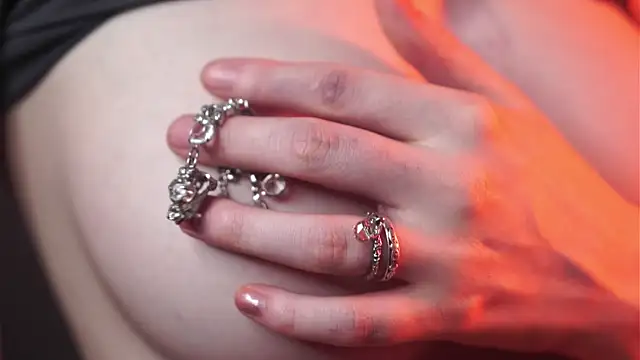 ginger hugs online show from 02-15-25, 01:21