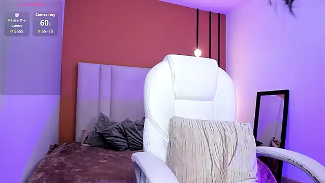 Snapshot of Chloe_fischer_ chatting on 12-19-25, 03:30 Chloe fischer online show from 12-19-25, 03:30