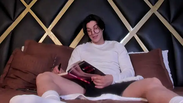 Karimferrer online show from 11-13-25, 07:46