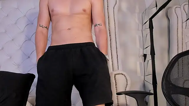 Karimferrer online show from 03-27-26, 08:26